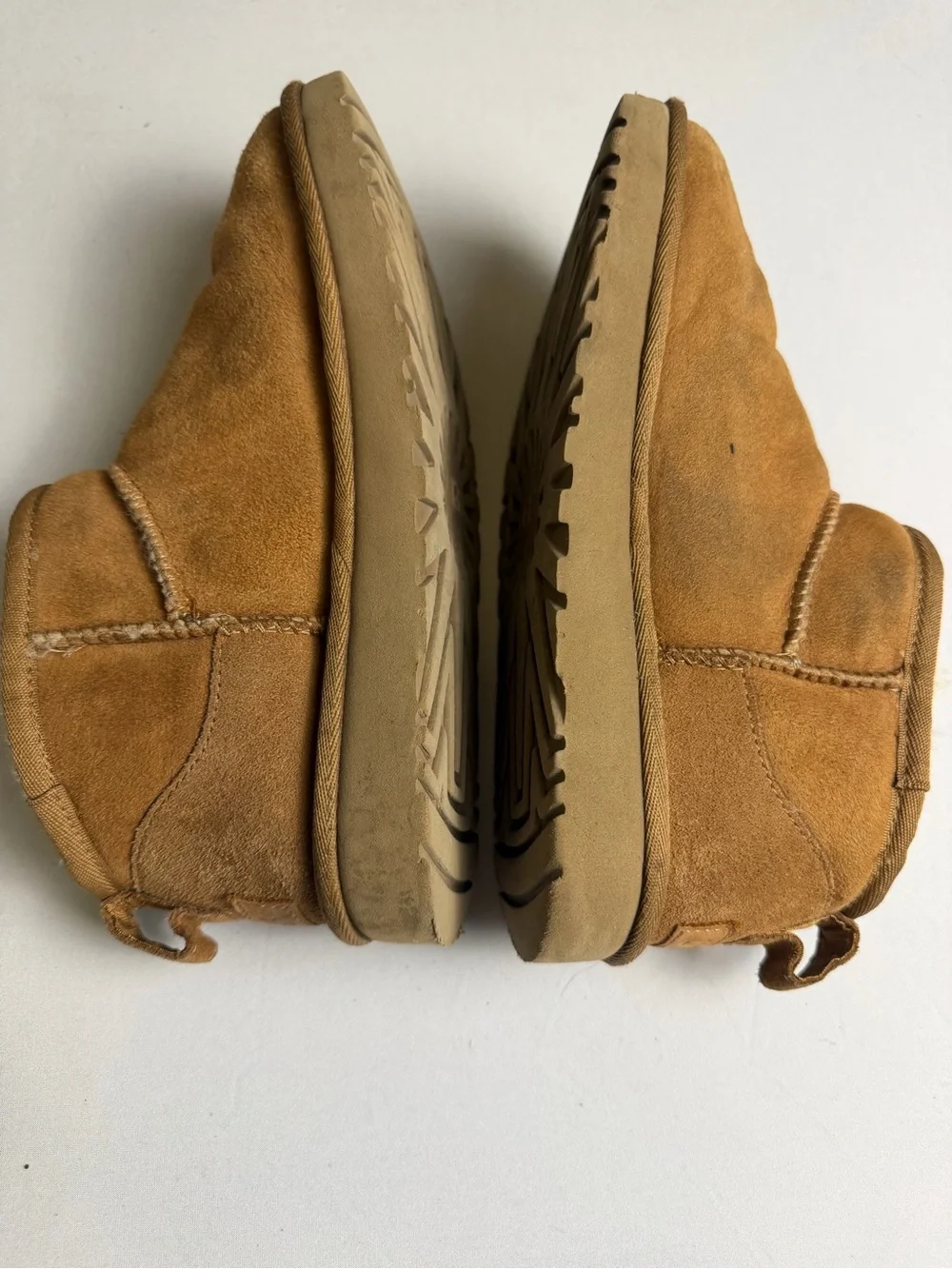 UGG Chestnut Classic Ultra Mini Fur Lined Boots size 8